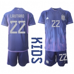 Strój piłkarski Argentyna Lautaro Martinez #22 Koszulka Wyjazdowej dziecięce MŚ 2022 Krótki Rękaw (+ Krótkie spodenki)
