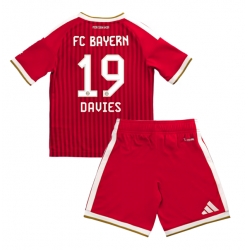 Strój piłkarski Bayern Munich Alphonso Davies #19 Koszulka Podstawowej dziecięce 2026-27 Krótki Rękaw (+ Krótkie spodenki)