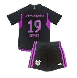 Strój piłkarski Bayern Munich Alphonso Davies #19 Koszulka Wyjazdowej dziecięce 2023-24 Krótki Rękaw (+ Krótkie spodenki)