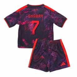 Strój piłkarski Bayern Munich Serge Gnabry #7 Koszulka Trzeciej dziecięce 2026-27 Krótki Rękaw (+ Krótkie spodenki)