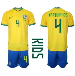 Strój piłkarski Brazylia Marquinhos #4 Koszulka Podstawowej dziecięce MŚ 2022 Krótki Rękaw (+ Krótkie spodenki)