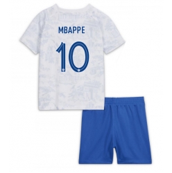 Strój piłkarski Francja Kylian Mbappe #10 Koszulka Wyjazdowej dziecięce MŚ 2022 Krótki Rękaw (+ Krótkie spodenki)