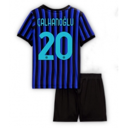 Strój piłkarski Inter Milan Hakan Calhanoglu #20 Koszulka Podstawowej dziecięce 2025-26 Krótki Rękaw (+ Krótkie spodenki)