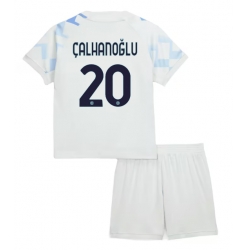 Strój piłkarski Inter Milan Hakan Calhanoglu #20 Koszulka Wyjazdowej dziecięce 2025-26 Krótki Rękaw (+ Krótkie spodenki)