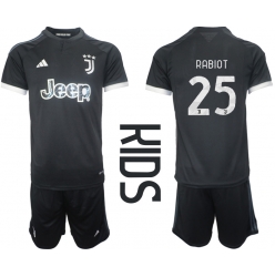 Strój piłkarski Juventus Adrien Rabiot #25 Koszulka Trzeciej dziecięce 2023-24 Krótki Rękaw (+ Krótkie spodenki)