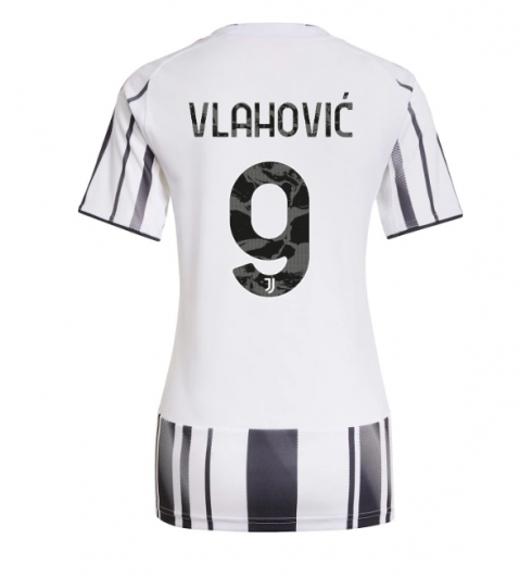 Strój piłkarski Juventus Dusan Vlahovic #9 Koszulka Podstawowej damskie 2025-26 Krótki Rękaw Strój piłkarski Juventus Dusan Vlahovic #9 Koszulka Podstawowej damskie 2025-26 Krótki Rękaw