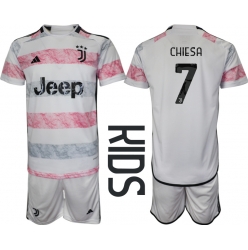 Strój piłkarski Juventus Federico Chiesa #7 Koszulka Wyjazdowej dziecięce 2023-24 Krótki Rękaw (+ Krótkie spodenki)