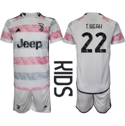 Strój piłkarski Juventus Timothy Weah #22 Koszulka Wyjazdowej dziecięce 2023-24 Krótki Rękaw (+ Krótkie spodenki)