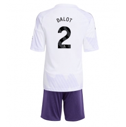 Strój piłkarski Manchester United Diogo Dalot #2 Koszulka Wyjazdowej dziecięce 2025-26 Krótki Rękaw (+ Krótkie spodenki)