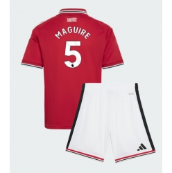 Strój piłkarski Manchester United Harry Maguire #5 Koszulka Podstawowej dziecięce 2026-27 Krótki Rękaw (+ Krótkie spodenki)