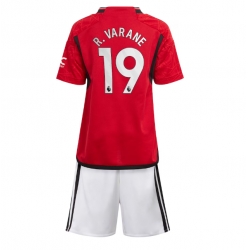 Strój piłkarski Manchester United Raphael Varane #19 Koszulka Podstawowej dziecięce 2023-24 Krótki Rękaw (+ Krótkie spodenki)