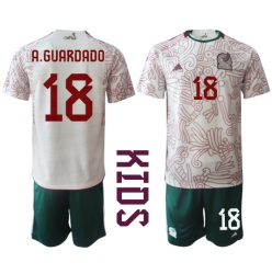 Strój piłkarski Meksyk Andres Guardado #18 Koszulka Wyjazdowej dziecięce MŚ 2022 Krótki Rękaw (+ Krótkie spodenki)