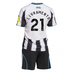 Strój piłkarski Newcastle United Tino Livramento #21 Koszulka Podstawowej dziecięce 2025-26 Krótki Rękaw (+ Krótkie spodenki)