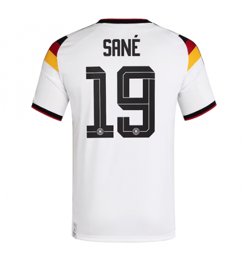 Strój piłkarski Niemcy Leroy Sane #19 Koszulka Podstawowej MŚ 2026 Krótki Rękaw Strój piłkarski Niemcy Leroy Sane #19 Koszulka Podstawowej MŚ 2026 Krótki Rękaw
