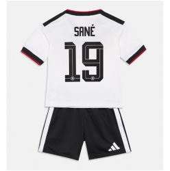 Strój piłkarski Niemcy Leroy Sane #19 Koszulka Podstawowej dziecięce MŚ 2026 Krótki Rękaw (+ Krótkie spodenki)