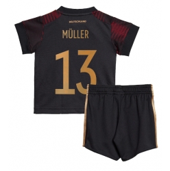 Strój piłkarski Niemcy Thomas Muller #13 Koszulka Wyjazdowej dziecięce MŚ 2022 Krótki Rękaw (+ Krótkie spodenki)