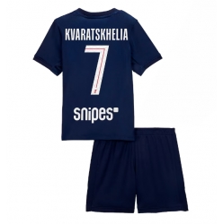 Strój piłkarski Paris Saint-Germain Khvicha Kvaratskhelia #7 Koszulka Podstawowej dziecięce 2025-26 Krótki Rękaw (+ Krótkie spodenki)