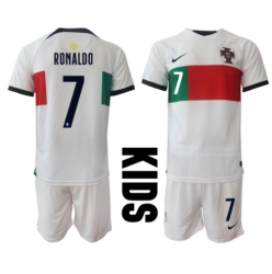 Strój piłkarski Portugalia Cristiano Ronaldo #7 Koszulka Wyjazdowej dziecięce MŚ 2022 Krótki Rękaw (+ Krótkie spodenki)