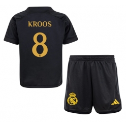 Strój piłkarski Real Madrid Toni Kroos #8 Koszulka Trzeciej dziecięce 2023-24 Krótki Rękaw (+ Krótkie spodenki)